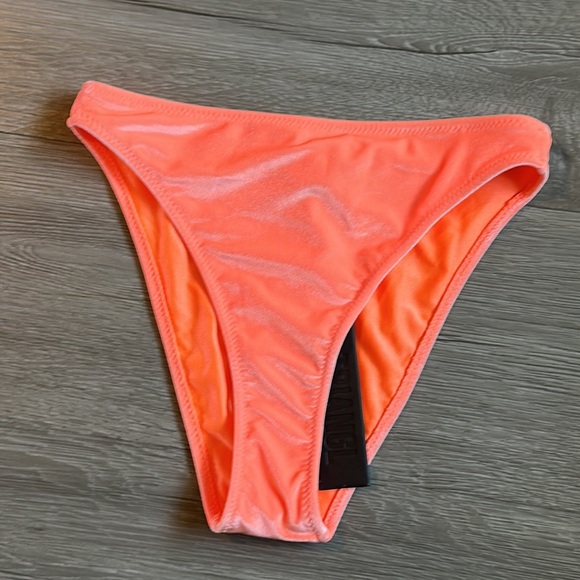 Coral orange velvet slight dip neck line swimsuit set. - Picture 15 of 16